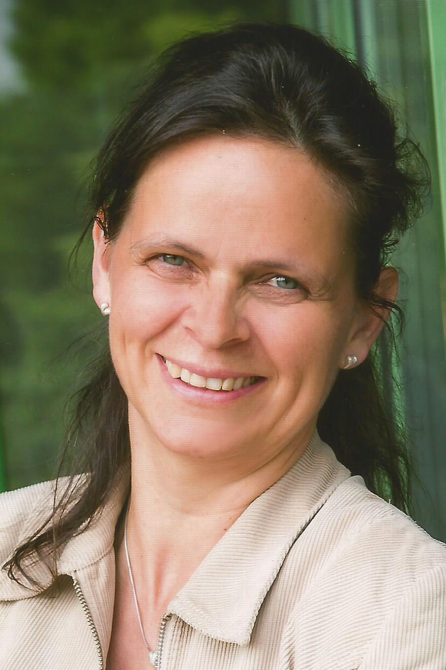 Frau Dr. Broszat